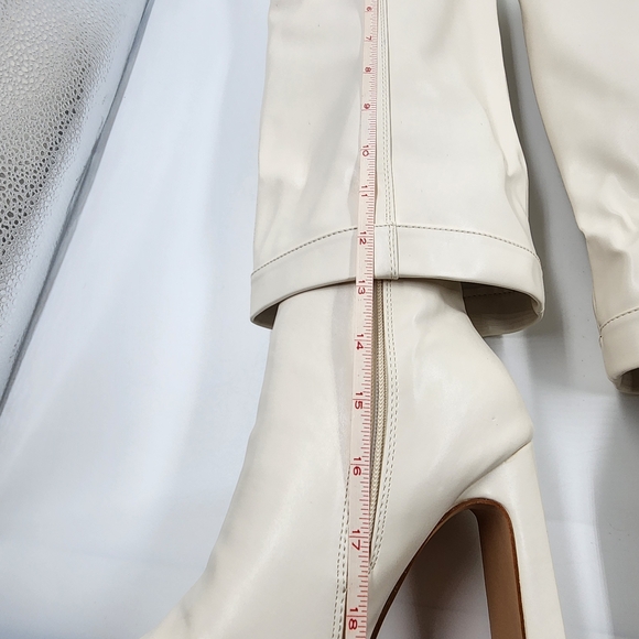 New In Box Elegant Lulu's Lorlia Heeled Boots In Almond for Women Size 7 - Picture 6 of 8